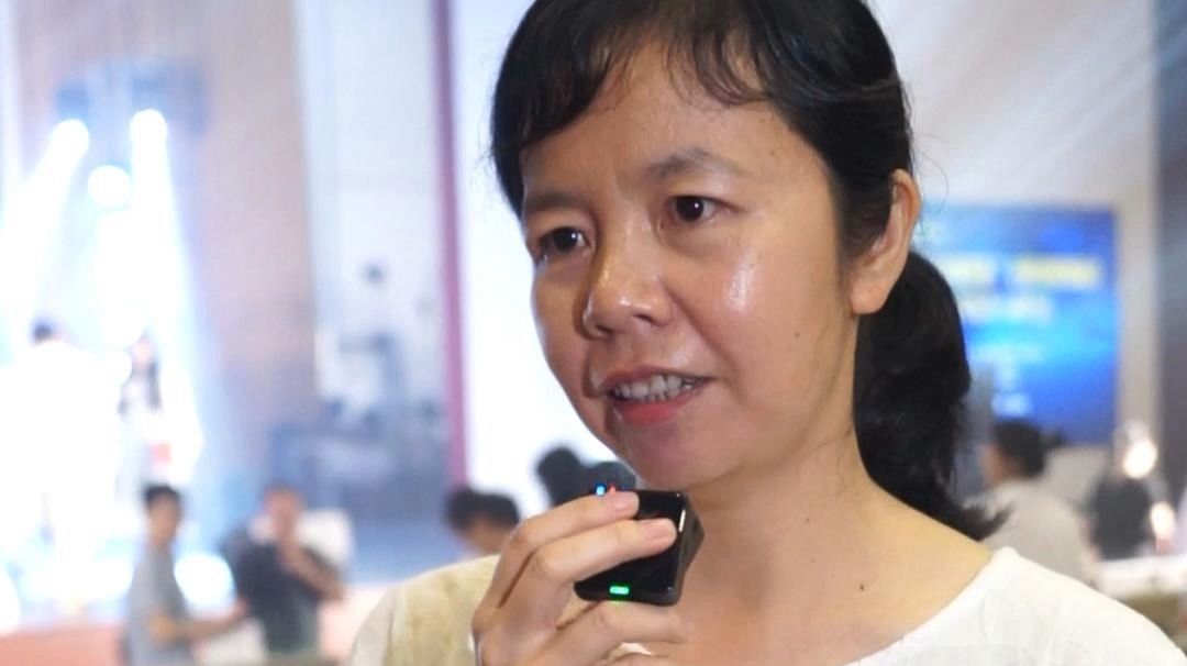 广西年度新锐诗人余洁玉：来到北海就像回到母亲怀抱里